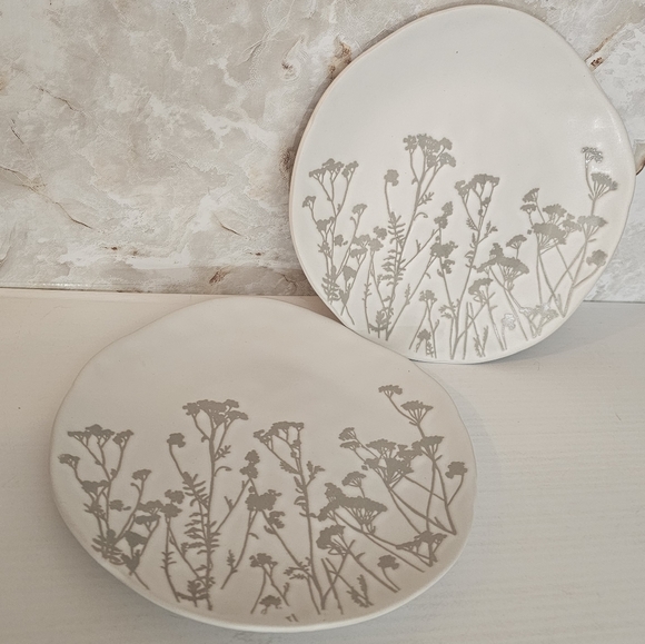 Eli + Ana Wildflower Ridge 8" Salad Plate - Picture 10 of 14